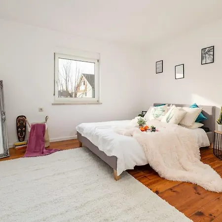 Schoene 60m2 2-zimmer 3 Appartement *